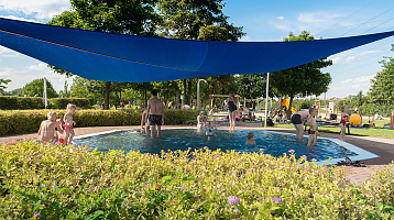 Children's paddling pool